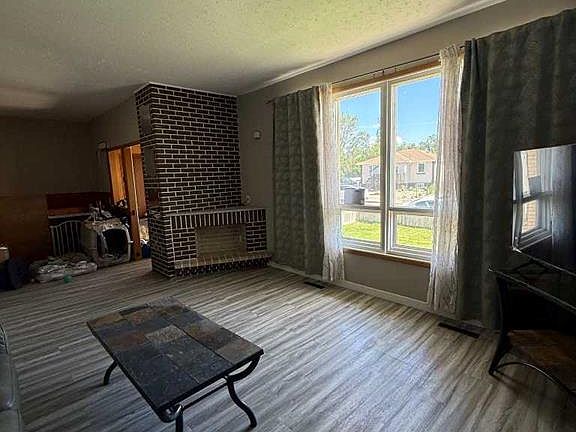 5th image of 1505 S 6a Ave N