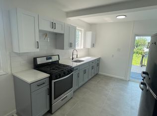 448 3rd Ave #A, Elizabethport, NJ 07206