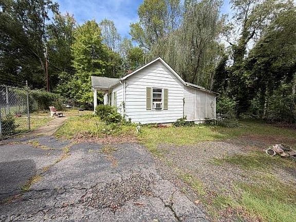 2nd image of 193 Nance St
