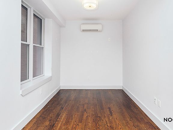 3rd image of 311 Woodbine St #1L