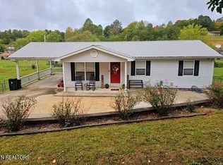 823 Sheppard Rd, Oneida, TN 37841