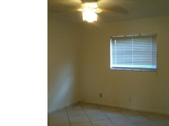 3rd image of 304 NW 30th Ct APT 102