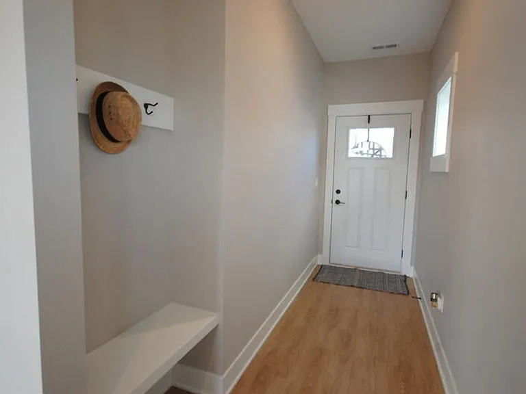 1218 S Linn St — Photo 5