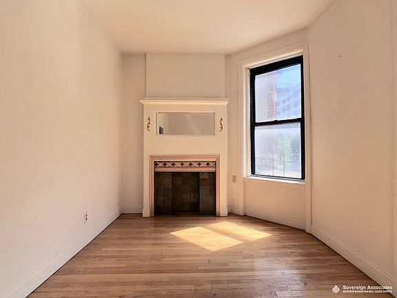 3rd image of 161 W 106th St APT 2E