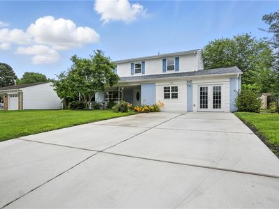 608 Woodbine Ln, Virginia Beach, VA, 23452