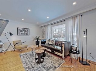 17 Baroness Cres, Toronto, ON M2J 3K4