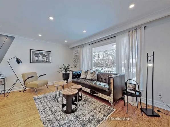 17 Baroness Cres, Toronto, ON M2J 3K4