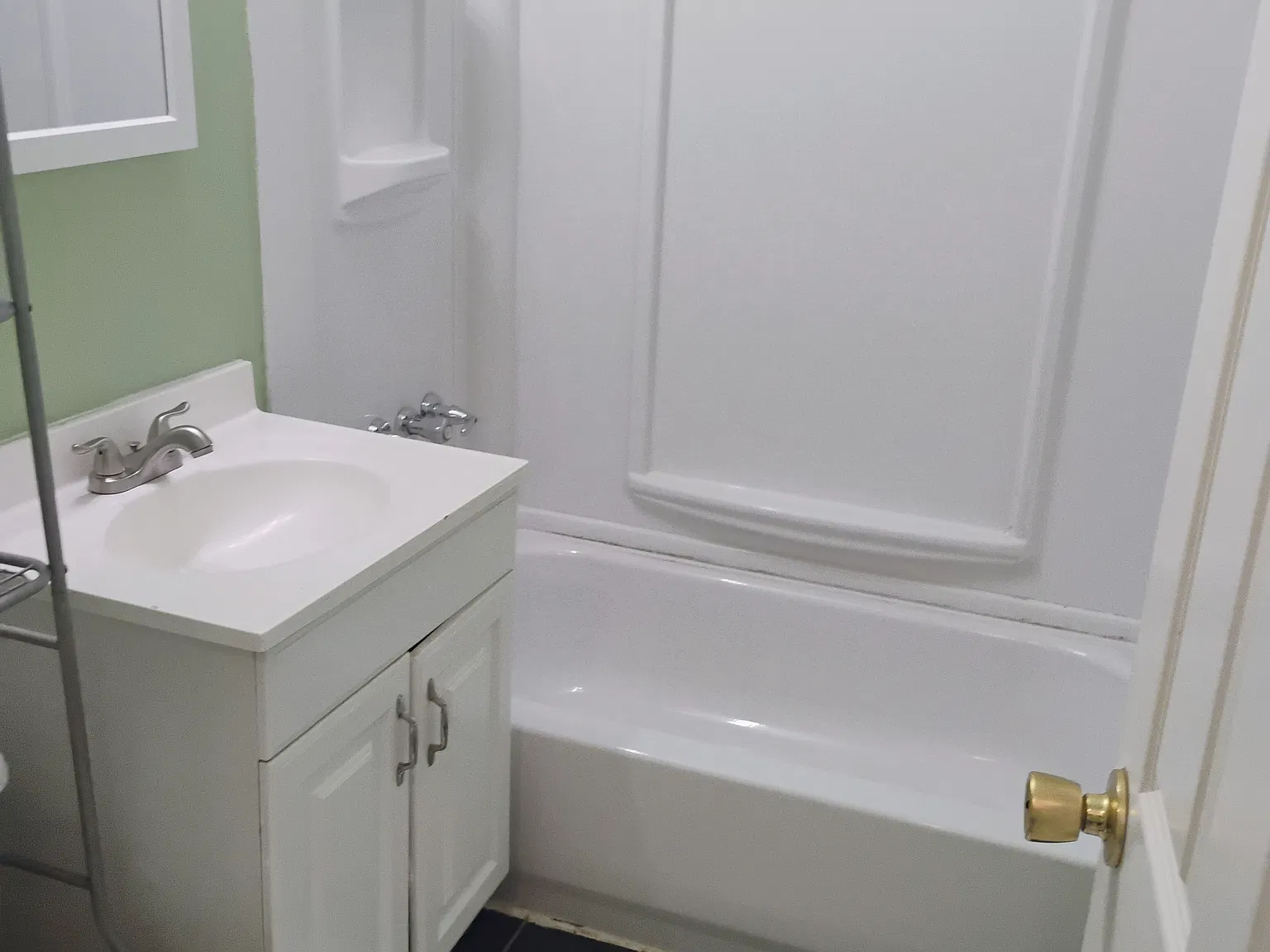 3 bed, 906 sqft, $1,400 — Photo 3
