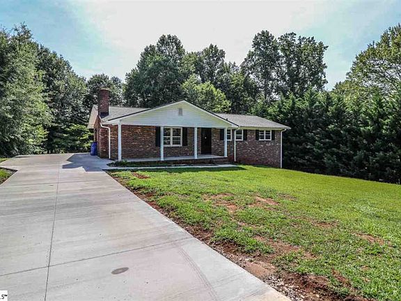 4th image of 134 Gaston Dr