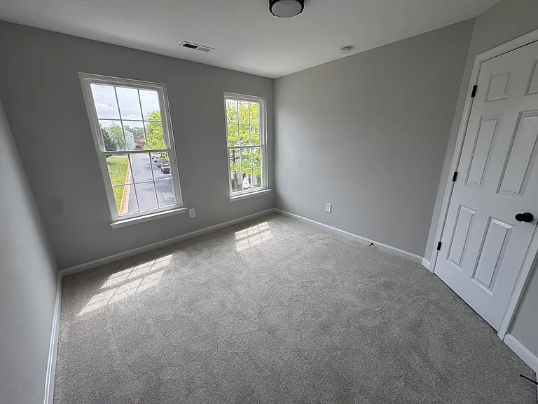 26121 Nimbleton Sq — Photo 34