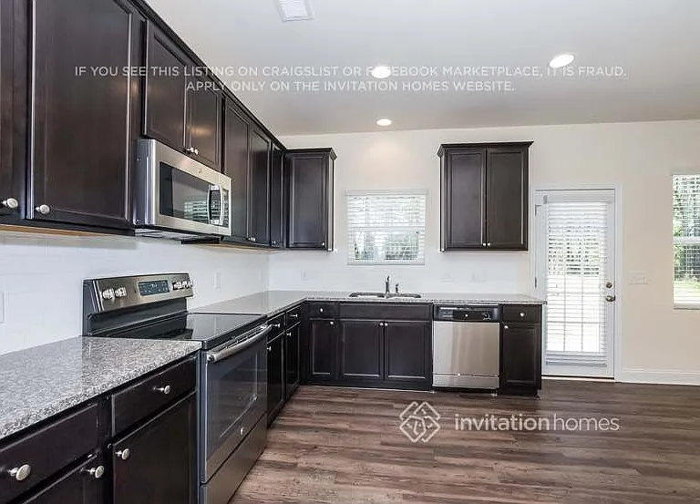 9823 Maywine Cir — Photo 10