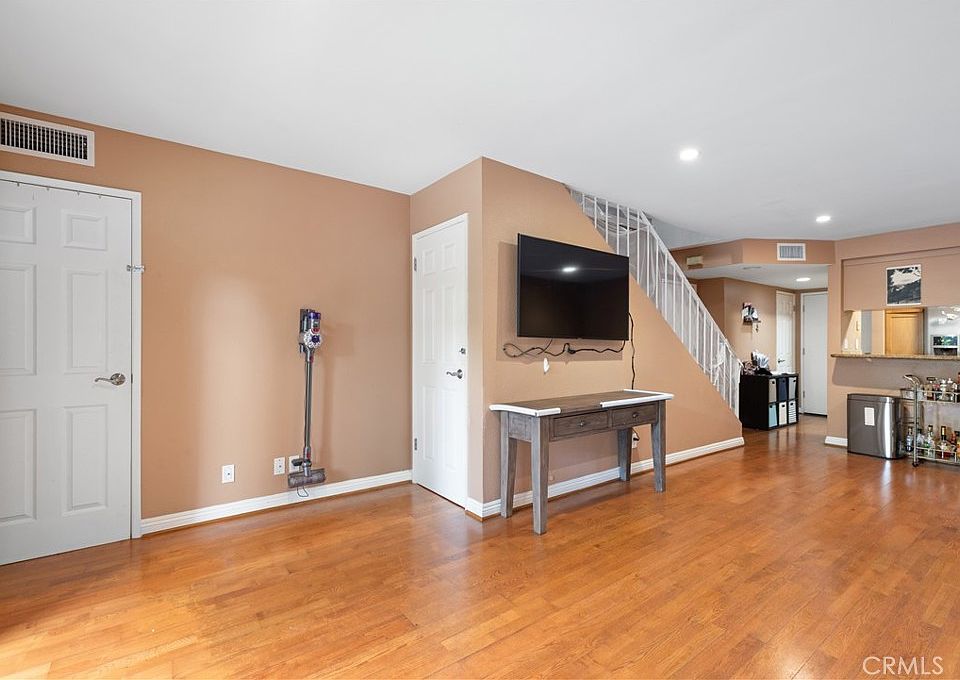 1st image of 15215 Magnolia Blvd Unit 102