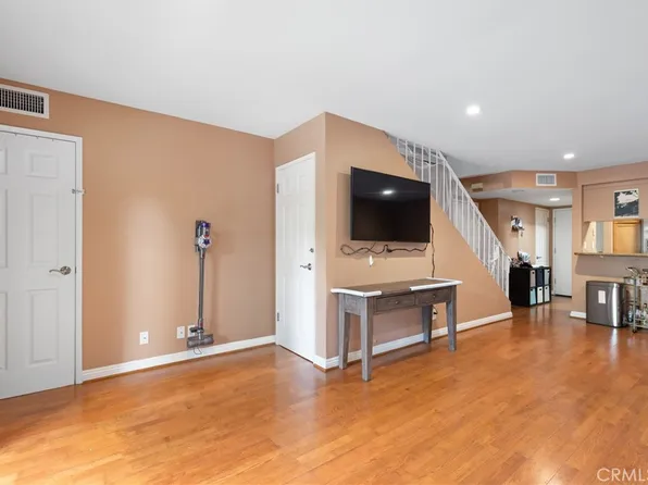 15215 Magnolia Blvd Unit 102, Sherman Oaks, CA 91403