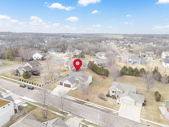 5th image of 2359 Scenic Point Dr SW