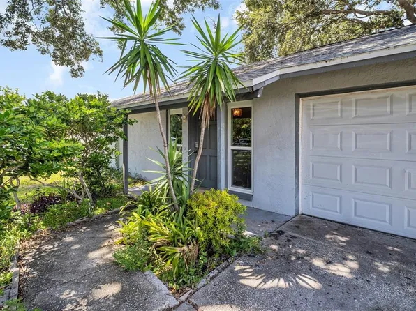 3721 140th Ave, Largo, FL 33771