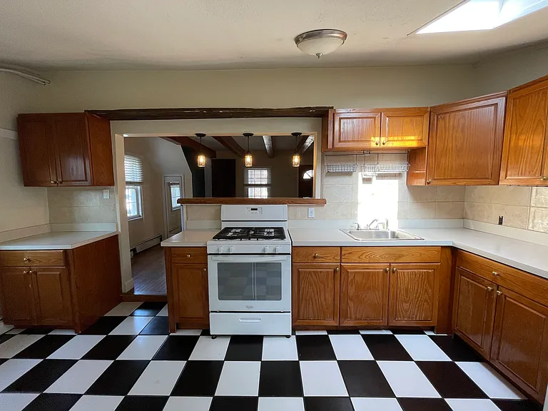 25 Mill St — Photo 16