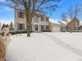 1159 Horseshoe Dr, South Lyon, MI