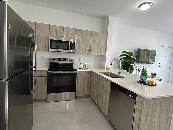 3rd image of 1056 SW 70th Ave #113