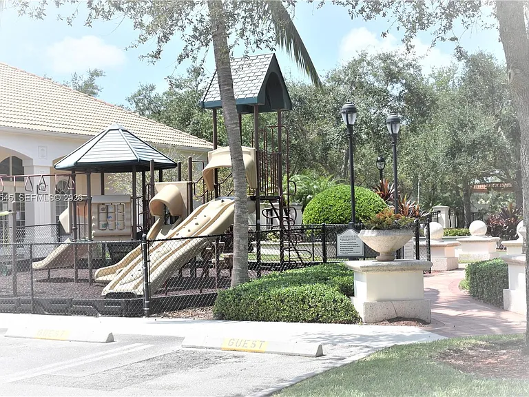 1206 Myrtlewood Cir E #1206 — Photo 23