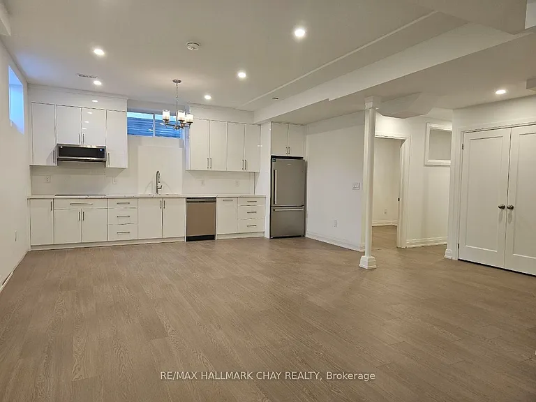 63 Victoria Wood Ave #LOWER — Photo 7