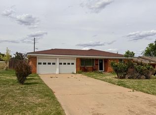 1012 Hillcrest Dr, Childress, TX 79201