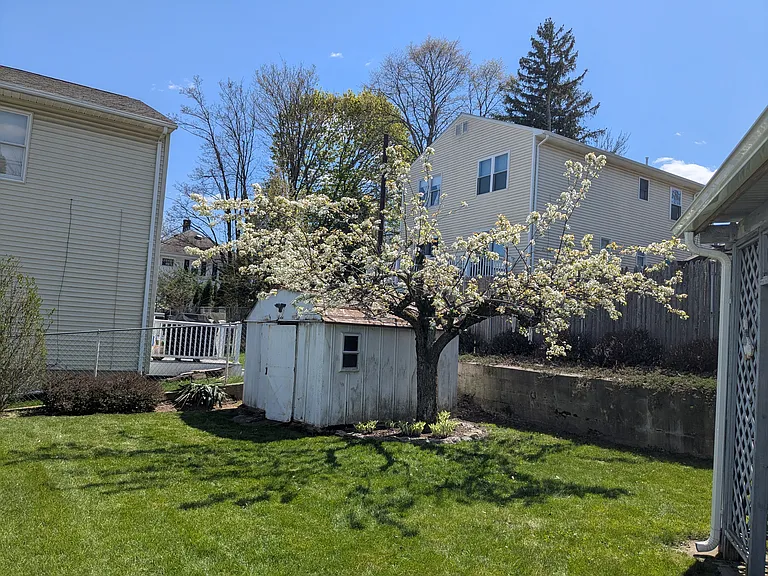 208 Sunbury St #1 — Photo 13