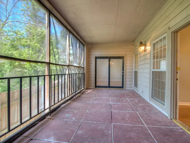 3200 Duval St #105 — Photo 19