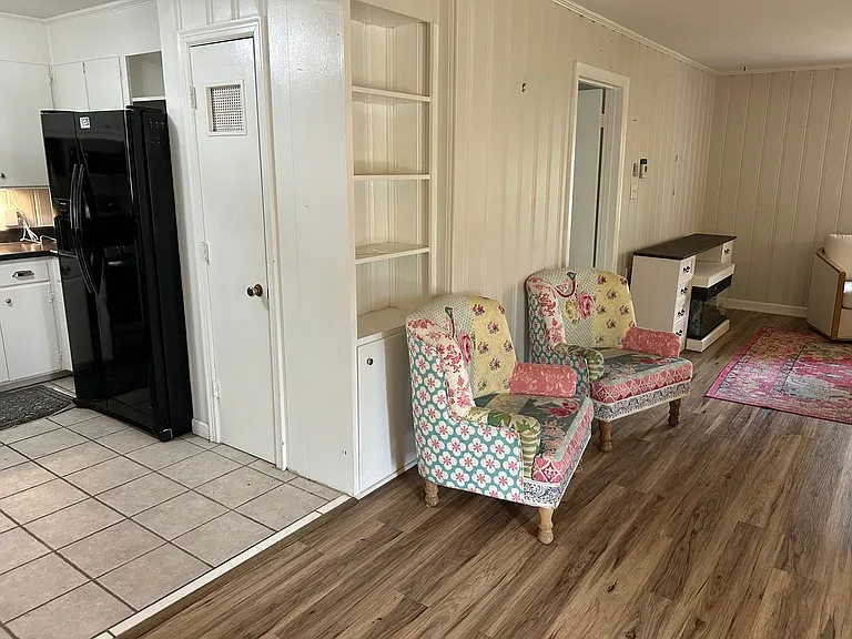 1030 Sycamore St — Photo 4