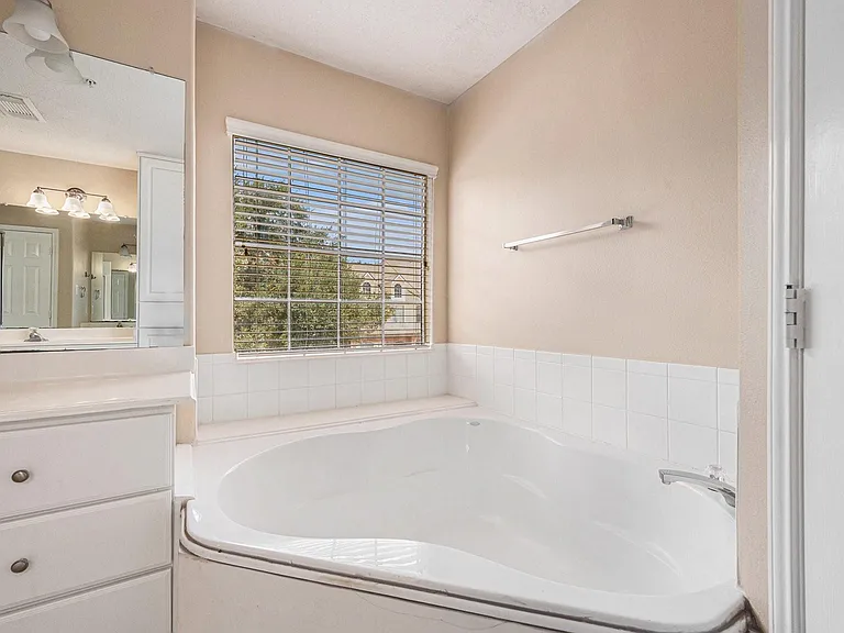 2710 Grants Lake Blvd #E3 — Photo 20