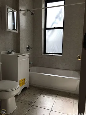 Rented by Realty 2000 Corp | media 10