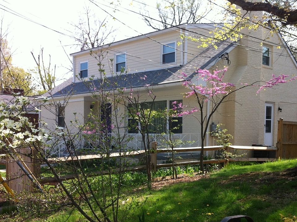 1st image of 813 Hayward Ave