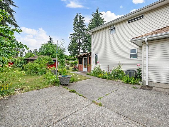 3rd image of 14710 106th Ave