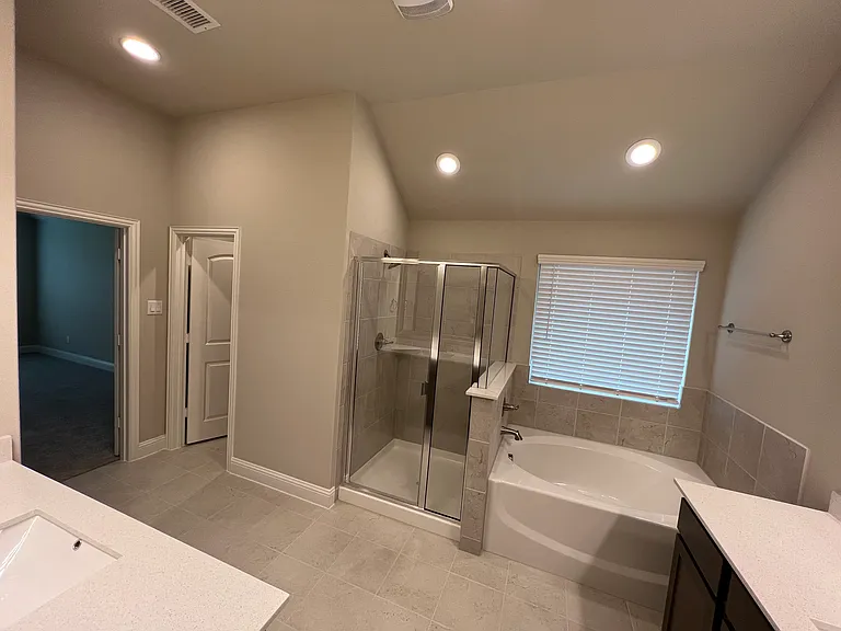 580 Bradley Dr — Photo 11