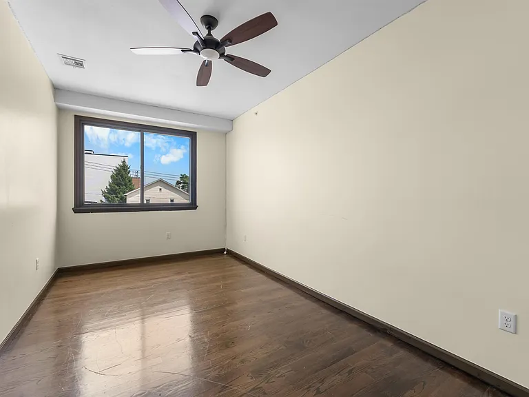 342 Broadway — Photo 10