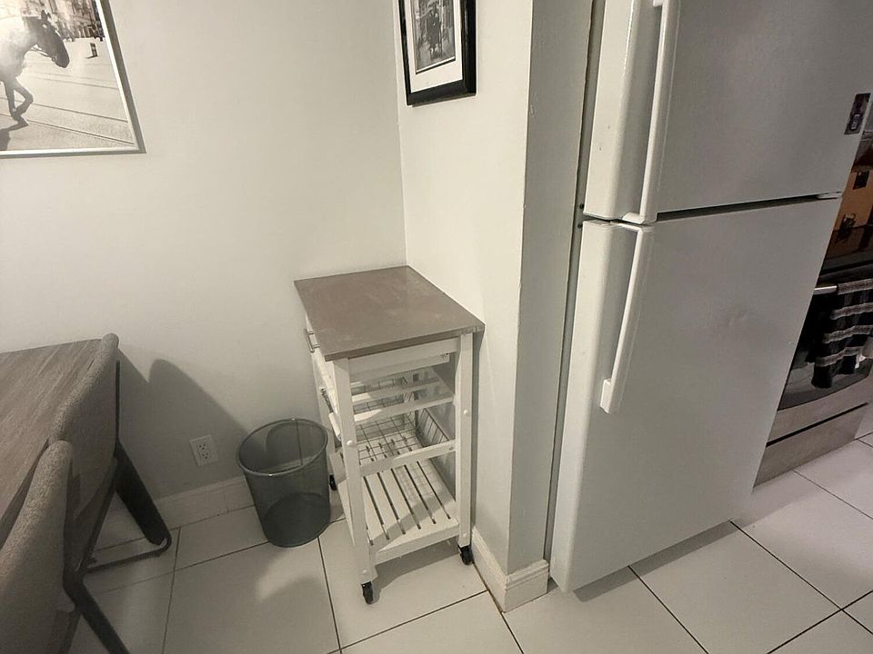 1st image of 4121 NE 21st Terrace #3