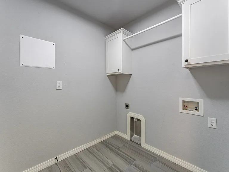 200 Genoa Way — Photo 18