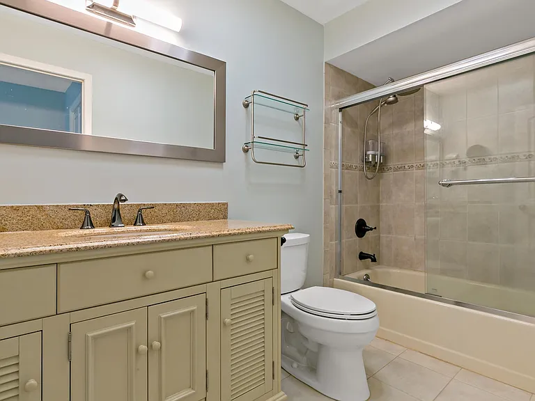 343 N Greeley Ave — Photo 22