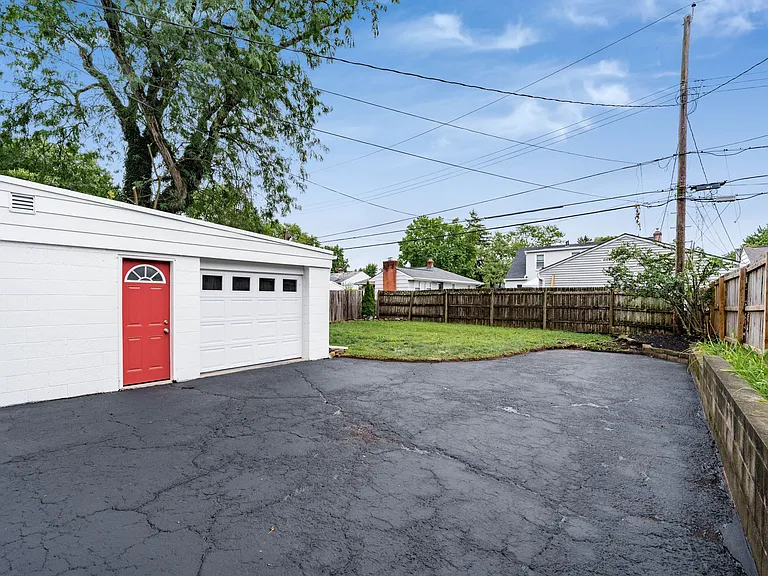 884 S Chesterfield Rd — Photo 33