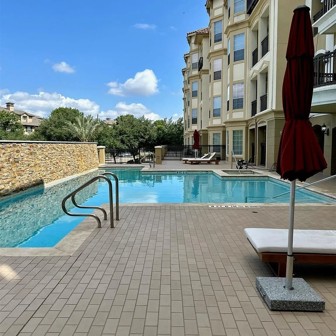 1 bed, 1.0 bath, 783 sqft, $1,400 — Photo 3