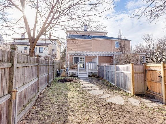 3rd image of 12 Atkinson St #12
