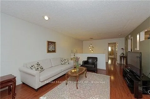3 bed, $2,600 — Photo 2