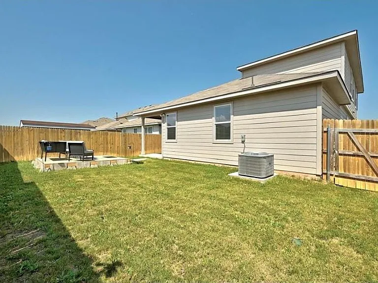 3705 Conyers Ln — Photo 27