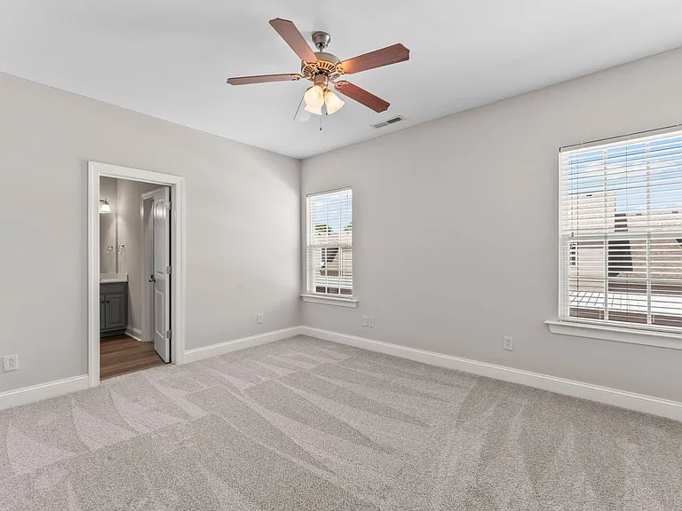 338 Rowlette Cir — Photo 13
