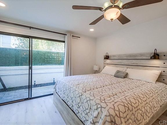 5th image of 532 1/2 Via De La Valle Unit 1D