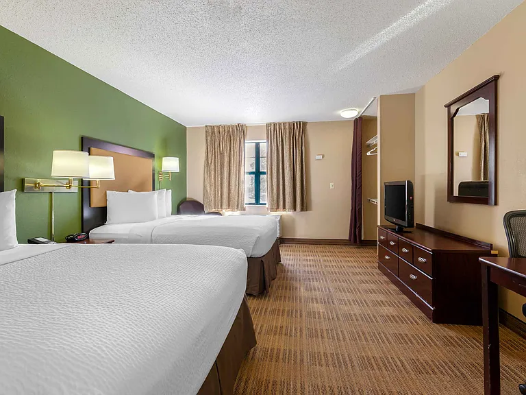 Studio Suite - 2 Full Beds