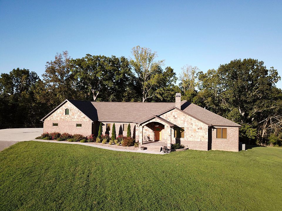 1st image of 525 Deer Trace Way