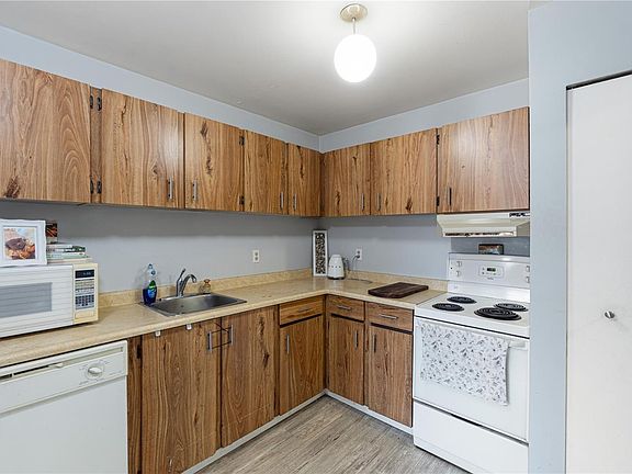 3rd image of 345 Morison Ave #201