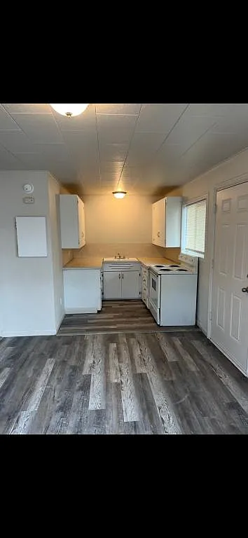 504 S Pacific Ave — Photo 1