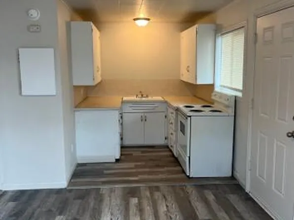 504 Pacific Ave S APT 101, Kelso, WA 98626