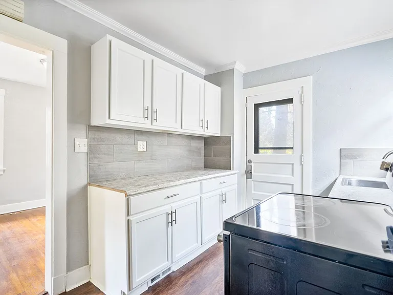 2043 Boggs Ave — Photo 8